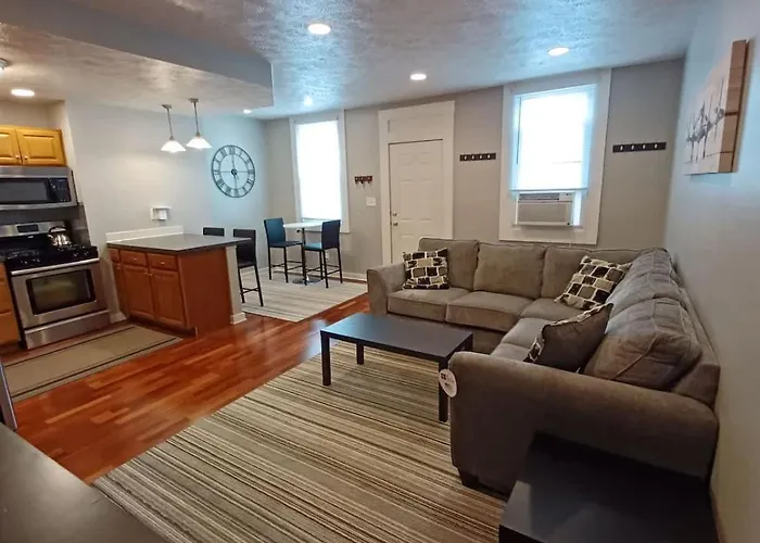 Spacious 2br South Side Retreat - Free Parking - Fast Wifi Pittsburgh