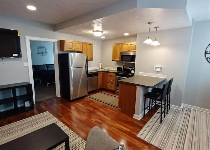Holiday home Spacious 2br South Side Retreat - Free Parking - Fast Wifi