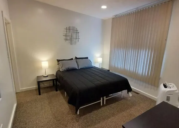 Spacious 2br South Side Retreat - Free Parking - Fast Wifi * Pittsburgh