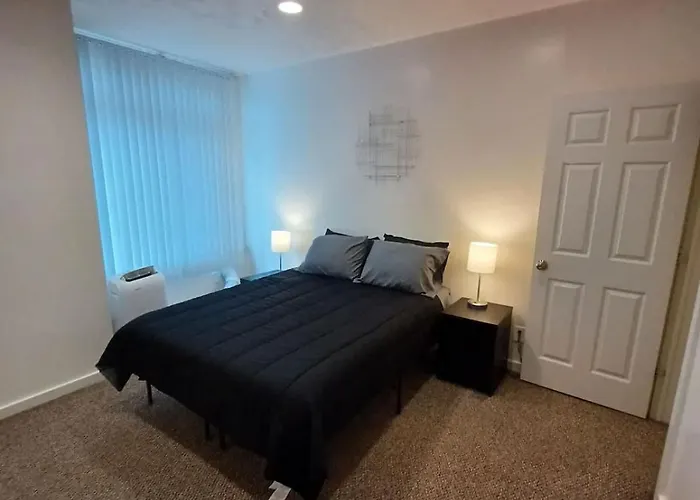 Spacious 2br South Side Retreat - Free Parking - Fast Wifi Pittsburgh