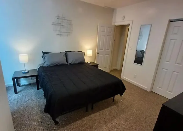 Spacious 2br South Side Retreat - Free Parking - Fast Wifi * Pittsburgh