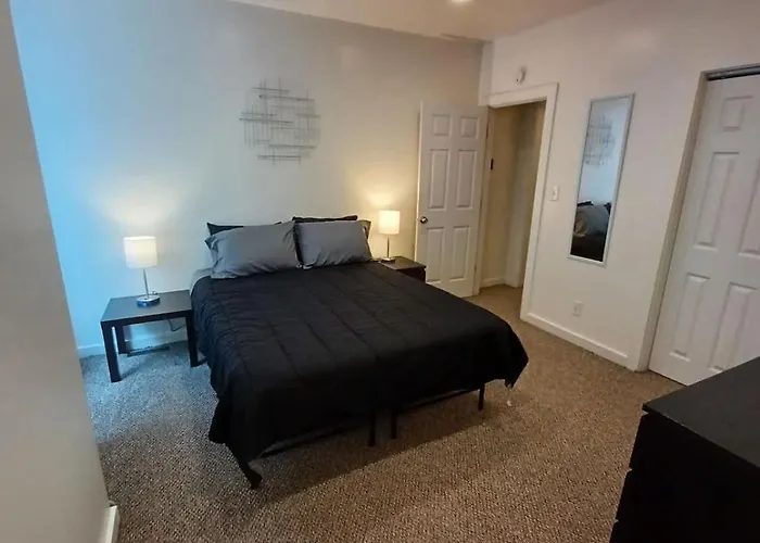 Spacious 2br South Side Retreat - Free Parking - Fast Wifi * Pittsburgh