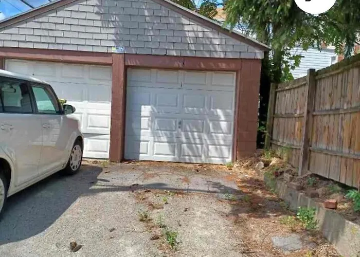 Spacious 2br South Side Retreat - Free Parking - Fast Wifi Holiday home Pittsburgh